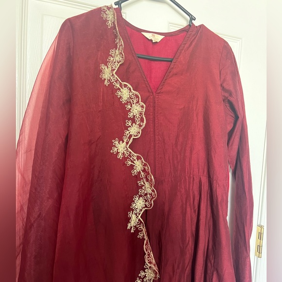 Deep red anarkali set - Picture 11 of 13